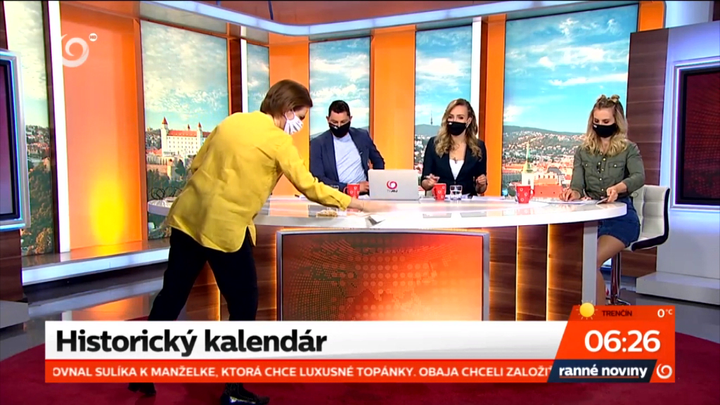 Mirke sa napokon podarilo rozliaty čaj upratať